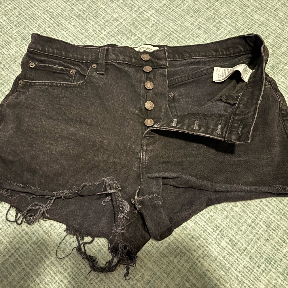 Abercrombie - Curve Love Cutoffs